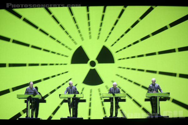 KRAFTWERK - 2022-08-26 - SAINT CLOUD - Domaine National - Scene de la Cascade - 